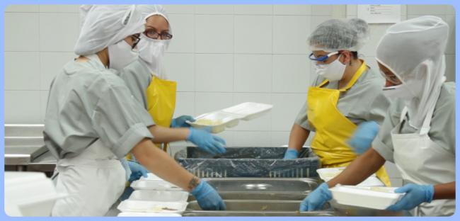 Fotografía: servicio de alimentación para la PPL