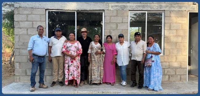 Fotografía: Subdirector USPEC Juan Casasfranco y comunidad wayuu